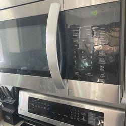 Microwave LG Works Like New