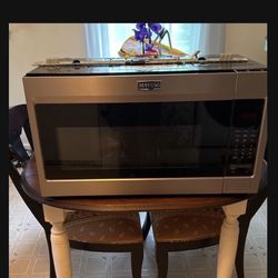 Maytag Overhead Microwave 