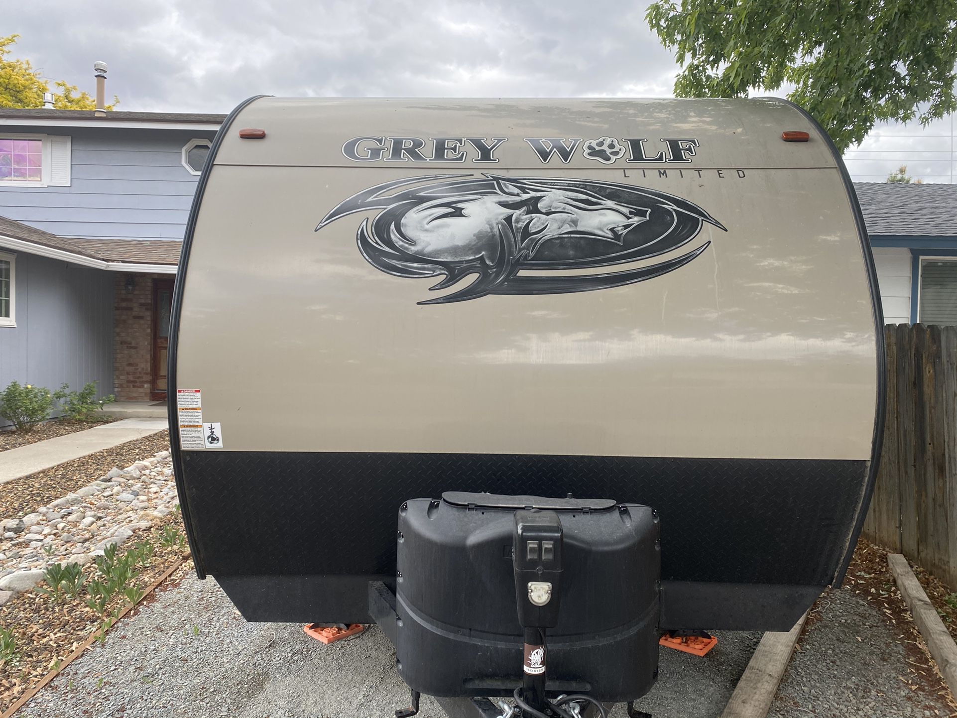 Photo 2017 Grey Wolf 26dbh Travel Trailer
