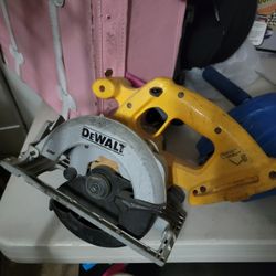 Dewalt DC390 Circular Saw