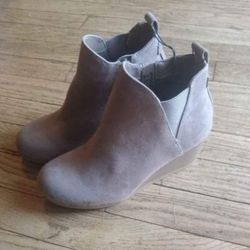 Ladies Boots Size 6