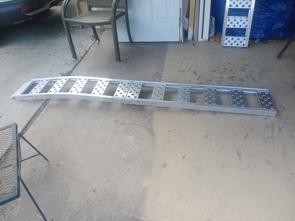 Brand New Cargo Ramps/Rampa De Carga