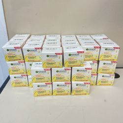 Lot Of 62 Garnier Skin Naturals Bright Complete Vitamin C Serum - 23g