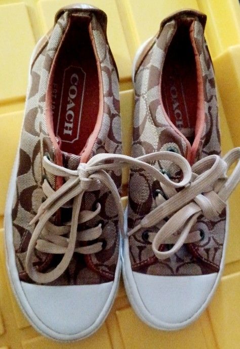 Coach Women's  Chestnut Signature Canvas Lace-Up Sneakers Shoes 