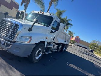 2012 Freightliner dump truck