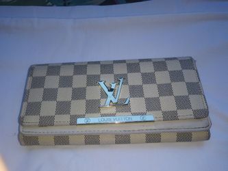 Louis Vuitton Checkbook Holder for Sale in Boynton Beach, FL - OfferUp