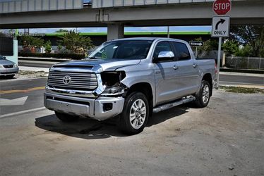 2014 Toyota Tundra CrewMax