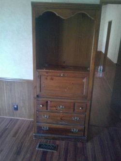 Entertainment center