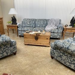 Living room Set Ethan Allen Sofa & Armchairs