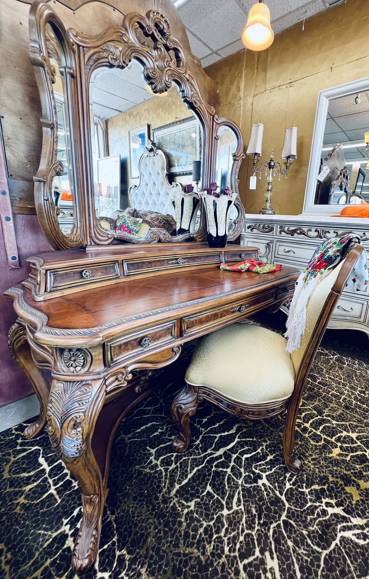 AICO By Michael Amini PALAIS ROYALE Vanity - GA
