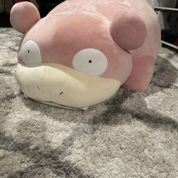 Pokemon center slowpoke life size - Like New