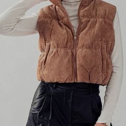 $15  REDUCED!  CLEARANCE!  NEW!  LOVE TREE CORDUROY ZIPPER VEST   SMALL