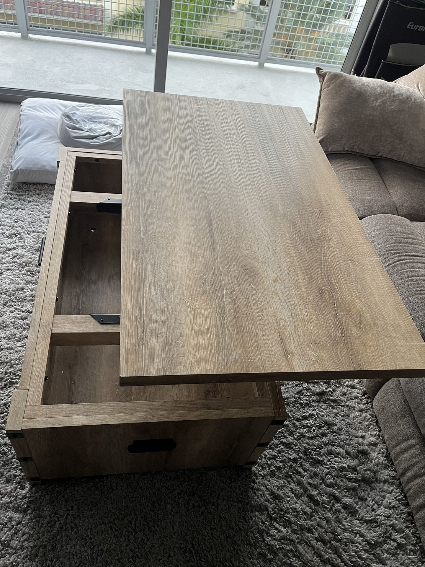 Lift Top Coffee Table $100