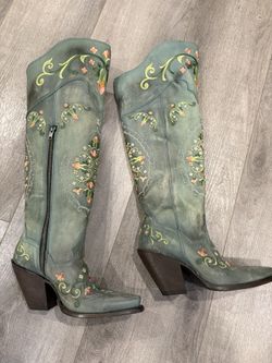 Women’s size 8 (never used)