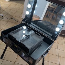 Rolling Makeup Train Case lighted Mirror
