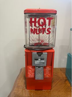 Vintages 60s hot nuts 25ceht vending machine