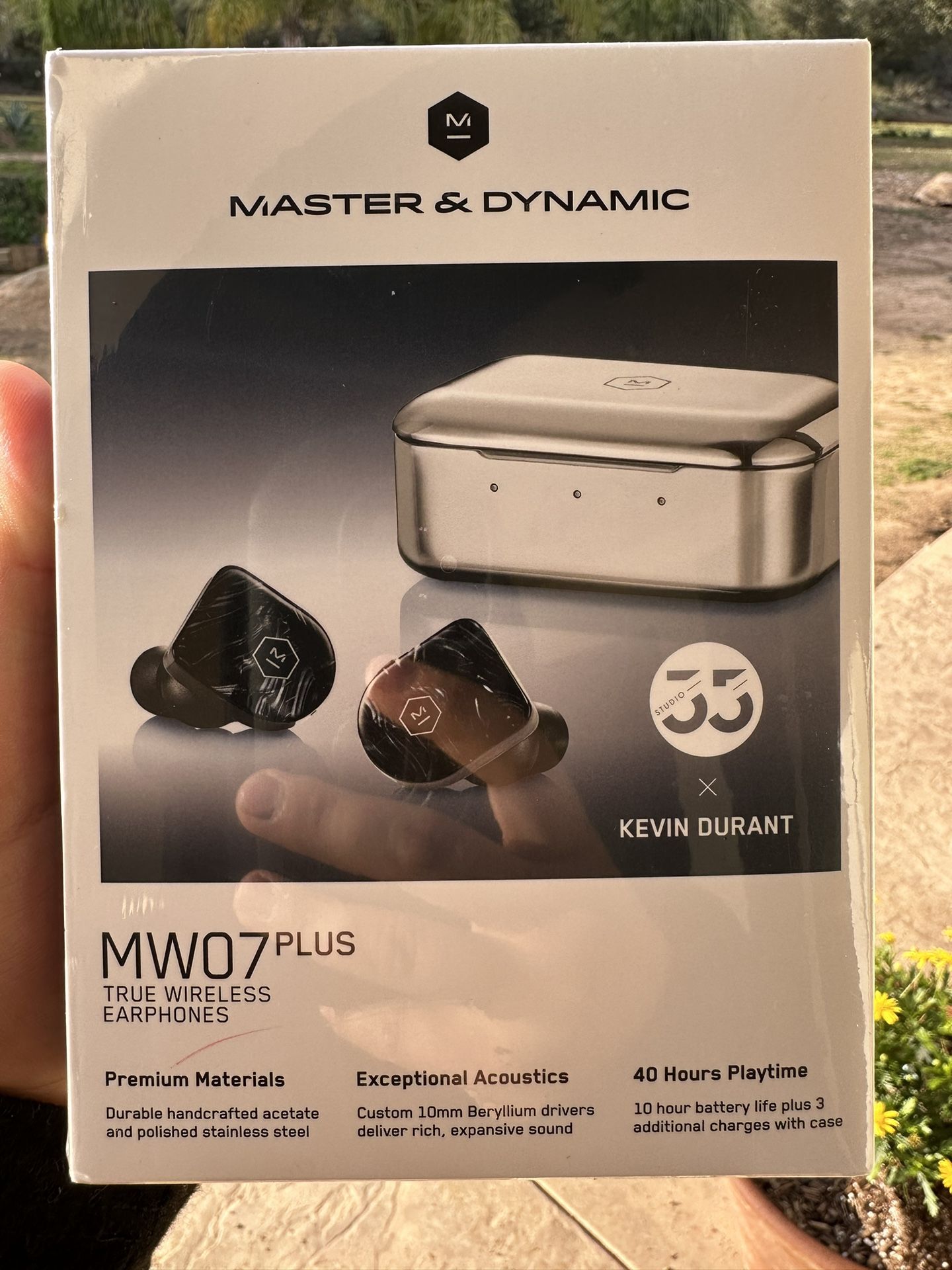 Master & Dynamic MW07Plus TrueWireless Earbuds. Best In Class Audio Drivers, Best Battery Life 40 Hrs