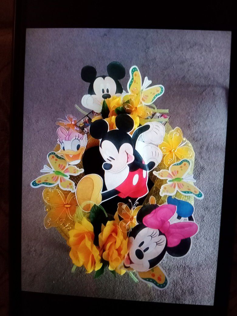 Beautiful Mickey Mouse And Friends Wreath