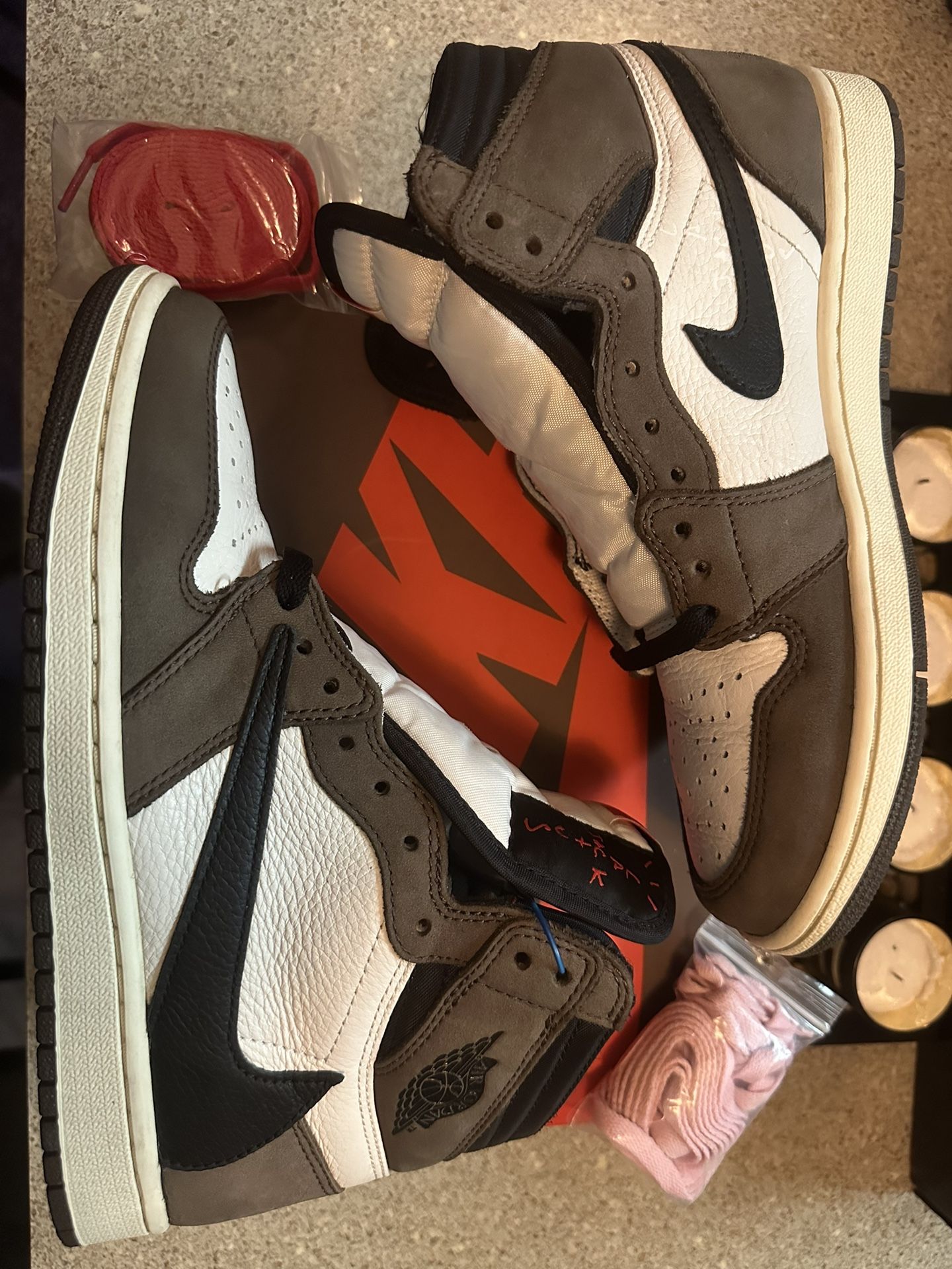 Air Jordan 1 Travis Scott Mocha 8