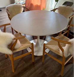 42” Midcentury Modern Tulip Table and chairs