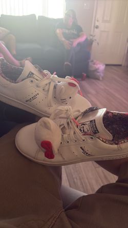 Hello Kitty Adidas