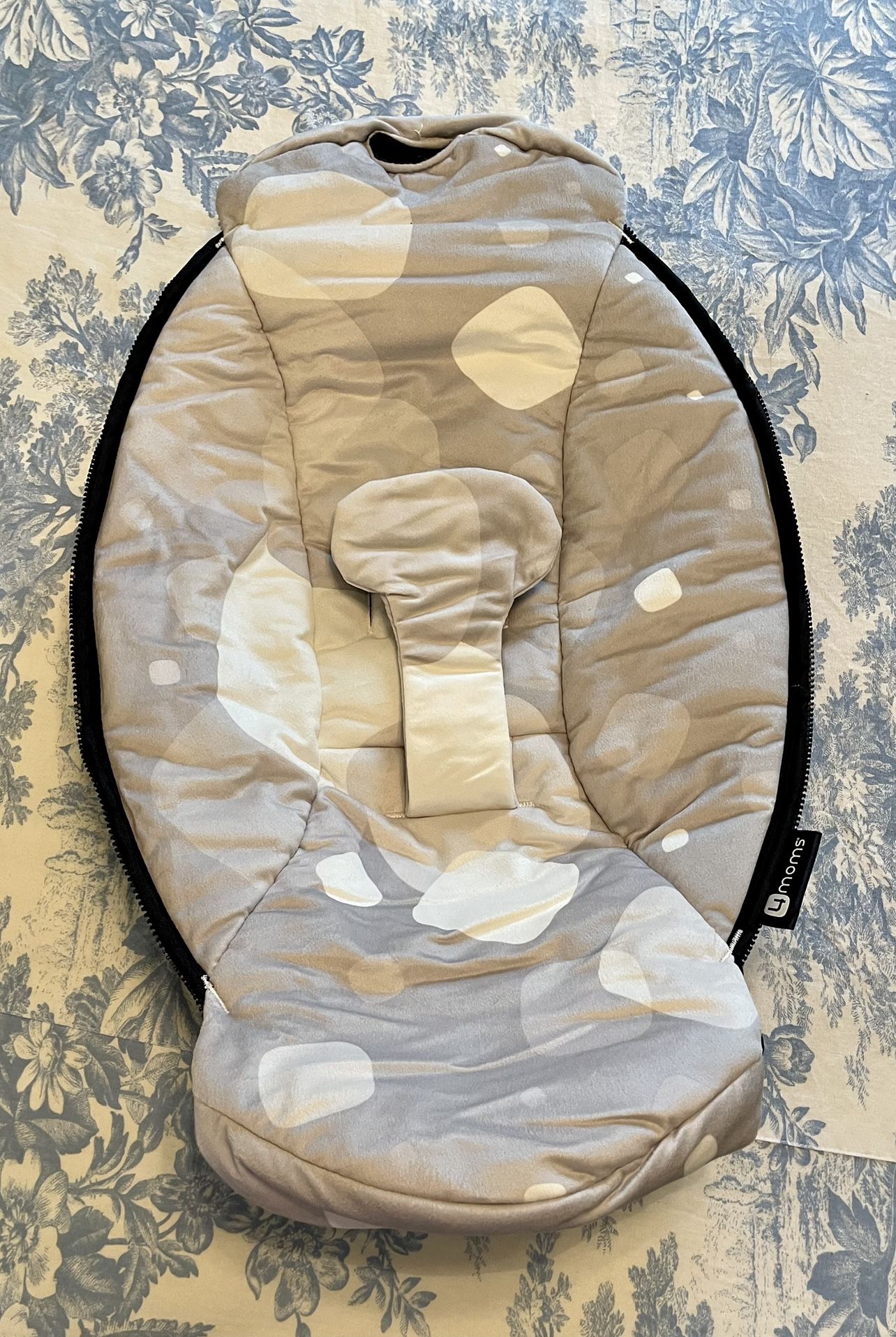 Mamaroo Swing, Extra Zip In padded Seat   