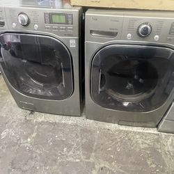 Lg Front Loader Squared Stainless Steel washer/gas Dryer Set 