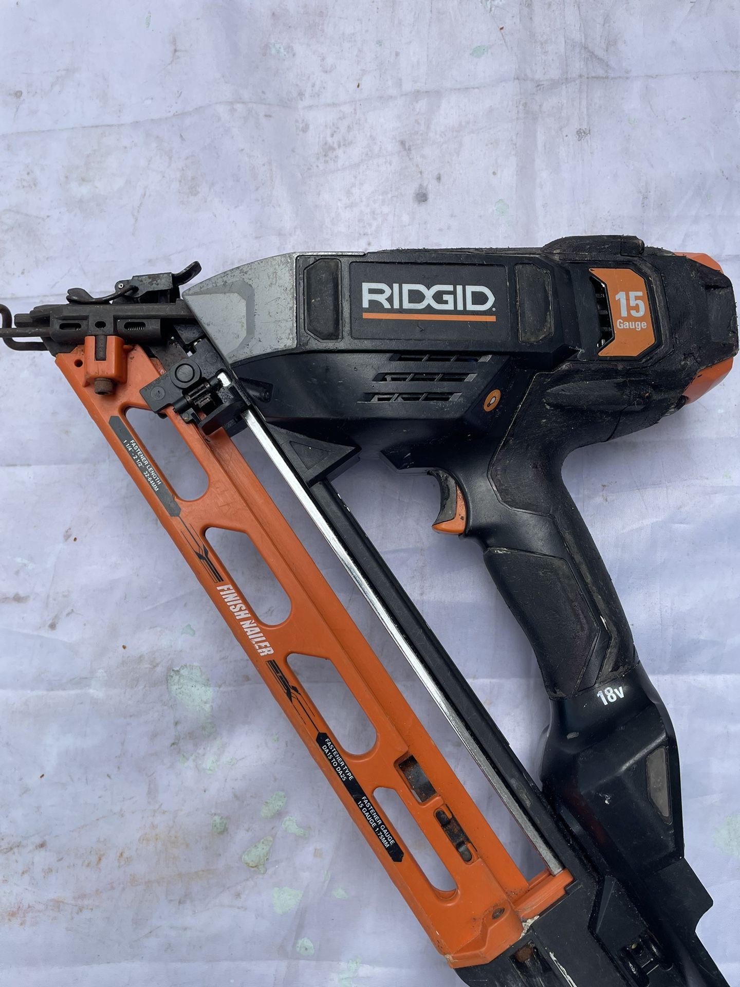 Ridgid 18Volt 15 Gauge Angled Finish NailerR250AF18Up To 2 1/2” Nail