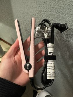 EVA NYC Hair Straightener