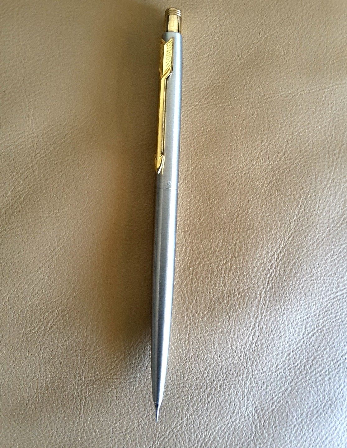 Parker set of 6 . 4 Pens and 2 Mechanical Pencils. Excellent Condition.