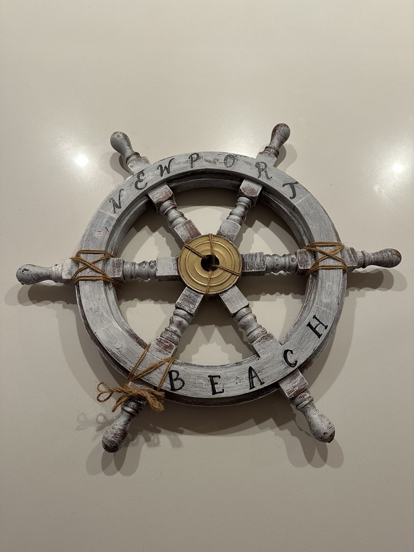 ⚓ Nautical Wall Decor – Newport Beach Ship Wheel