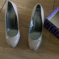 Women’s Size 8 1/2 Heels Obo