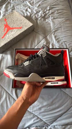 Air Jordan 4 breds
