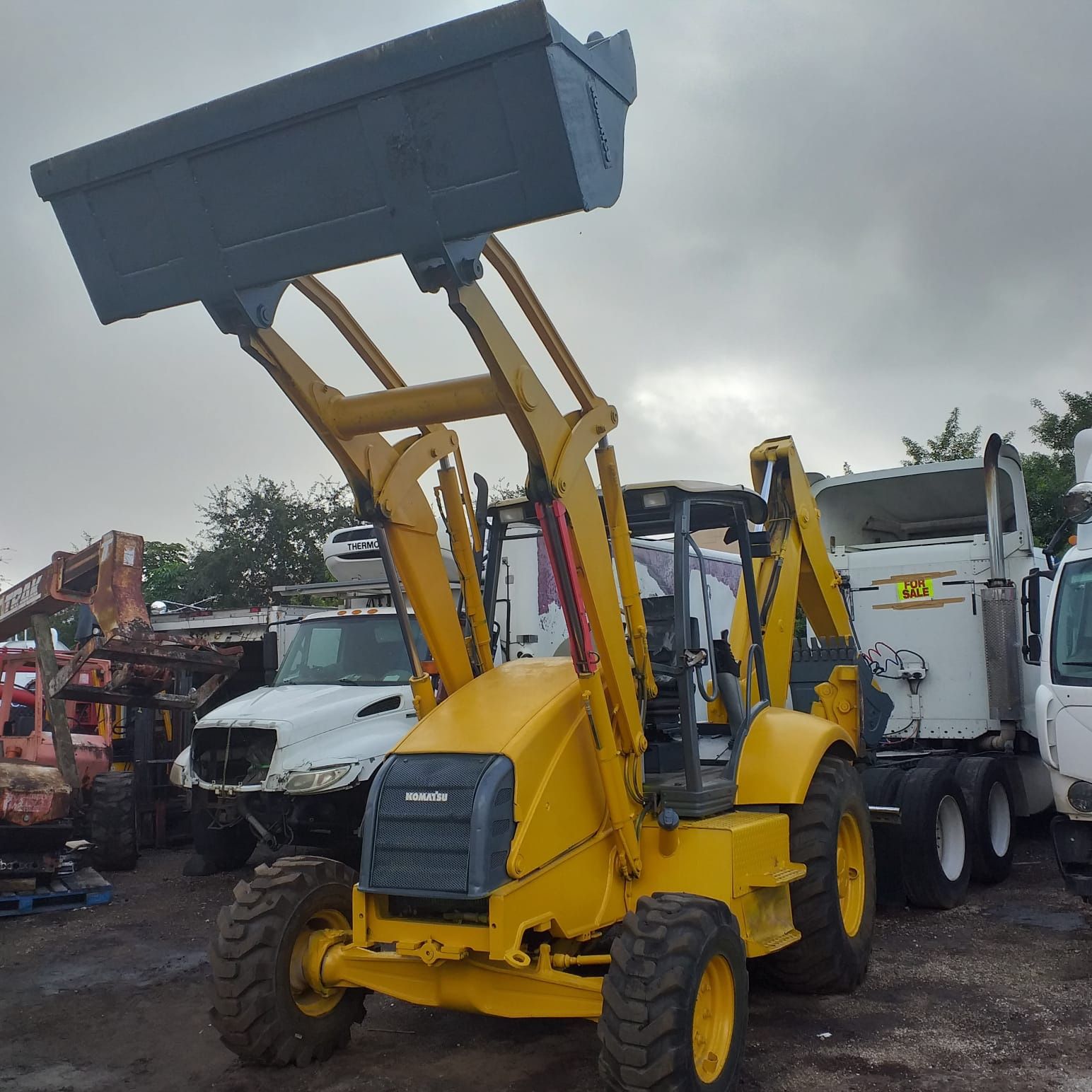 2009 Komatsu WB140-2N