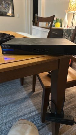 Araknis 8 port POE switch
