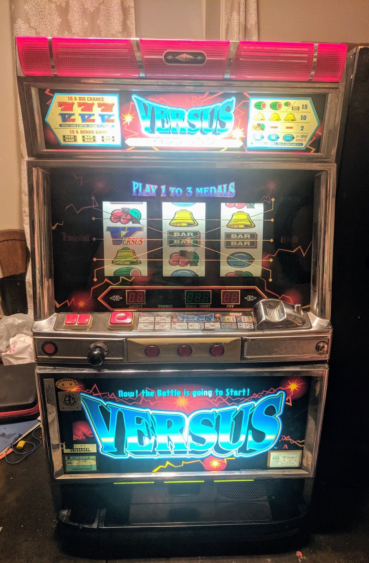 Universal Versus slot machine