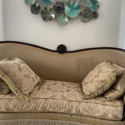 Michael Amini Jane Seymour Designer Sofa – Elegant Vintage Style, Excellent Condition 