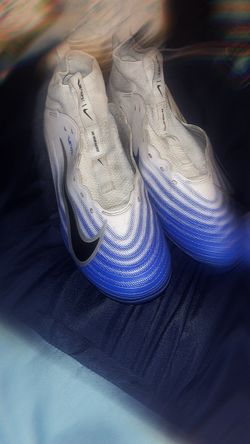 Nike vapor pro 1 football cleats (in blue color way)