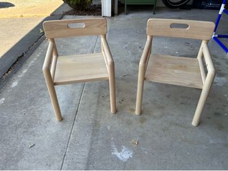 Set of 2 kids chairs