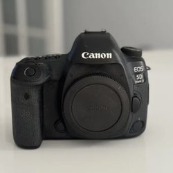 Canon EOS 5D MARK IV 30.4 MP Digital SLR Camera 