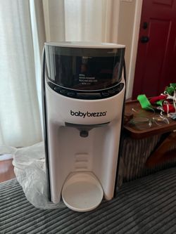 Baby Breeza Formula Dispenser