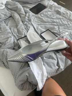 Marc fisher silver flats