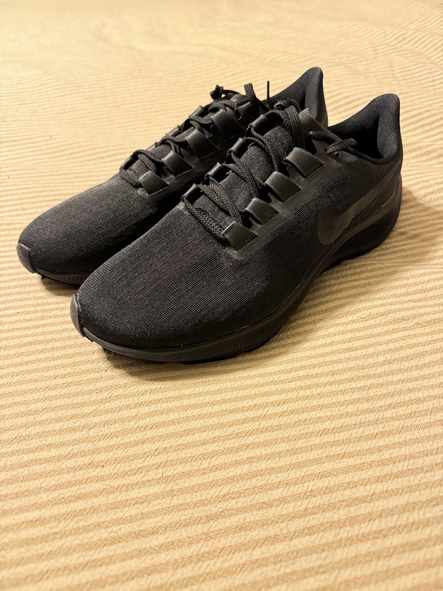 NEW Nike Air Max Pegasus 37 mens size 9.5 black/black