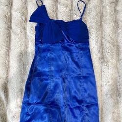 Women’s Dress, Size Medium 