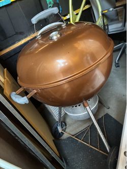 BEAUTIFUL  WEBER GRILL