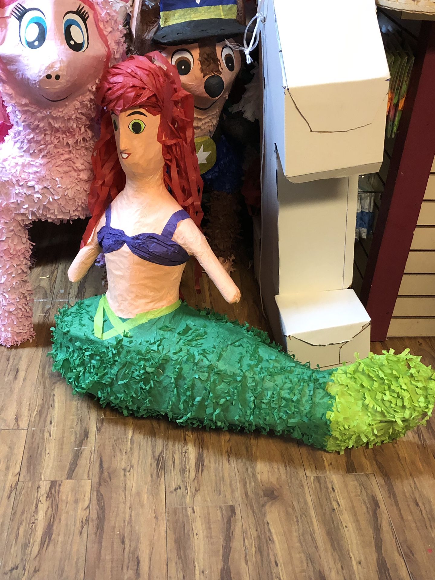 Sirenita, Pinata pinatas Piñatas