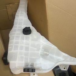 Coolant Tank for Freightliner Cascadia, Century Class, Columbia and Coronado (2008-2017)  