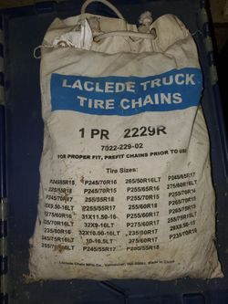 New Set Of 2 (1 pair) TRUCK TIRE SNOW CHAINS look at the pictures for tire sizes #2229R