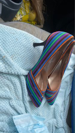 Heels size 8 h medium