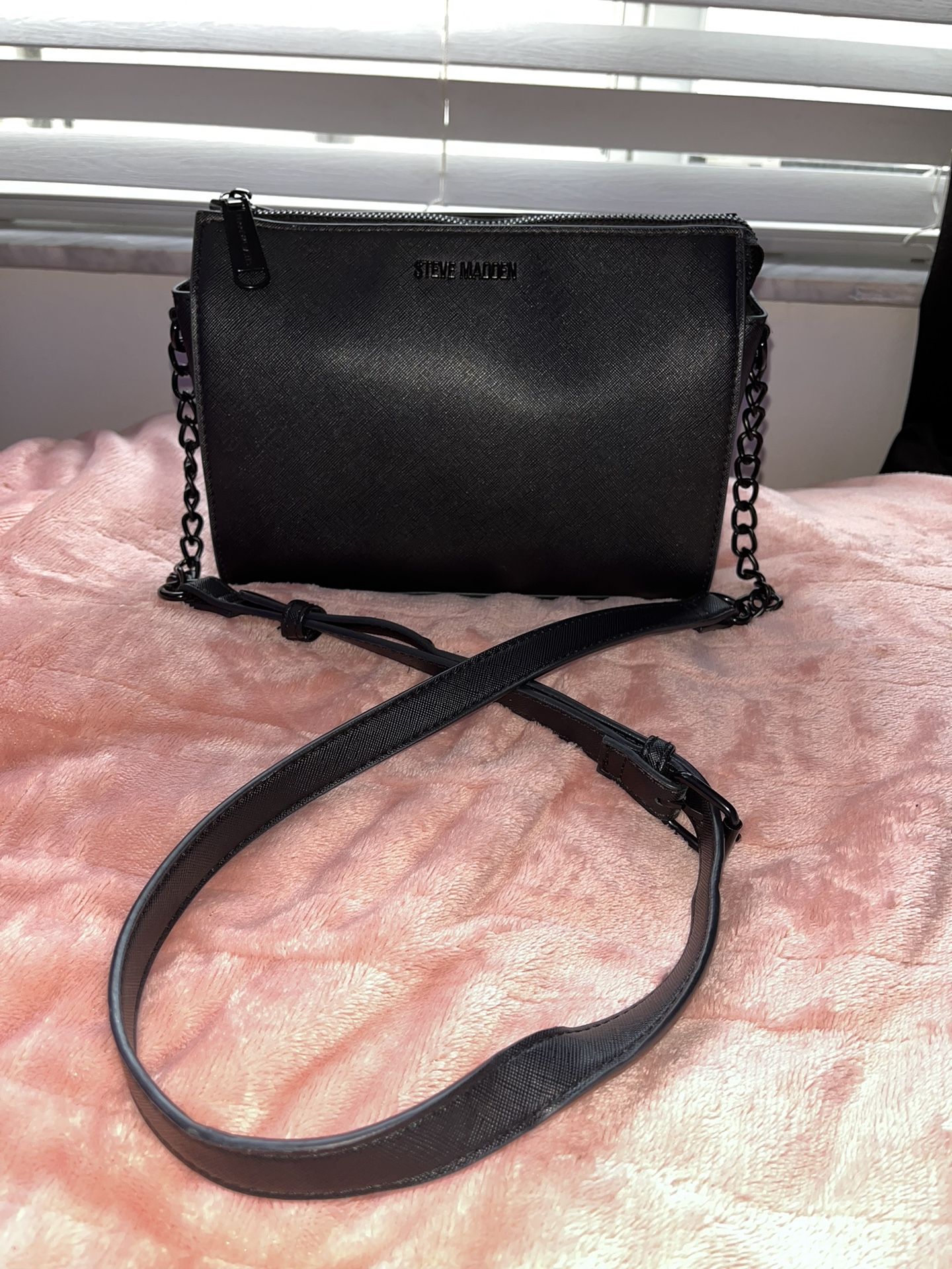 Steve Madden Blexi Chevron Quilted Crossbody Black